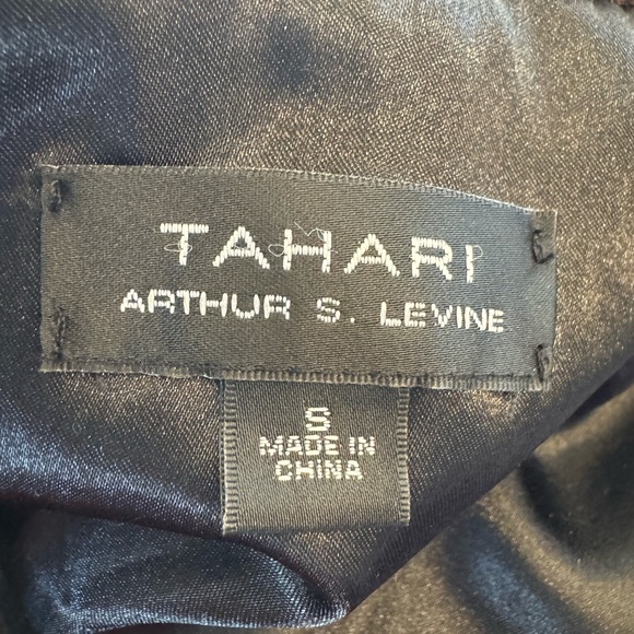 Tahari Leopard Faux Fur Cape - Picture 11 of 13